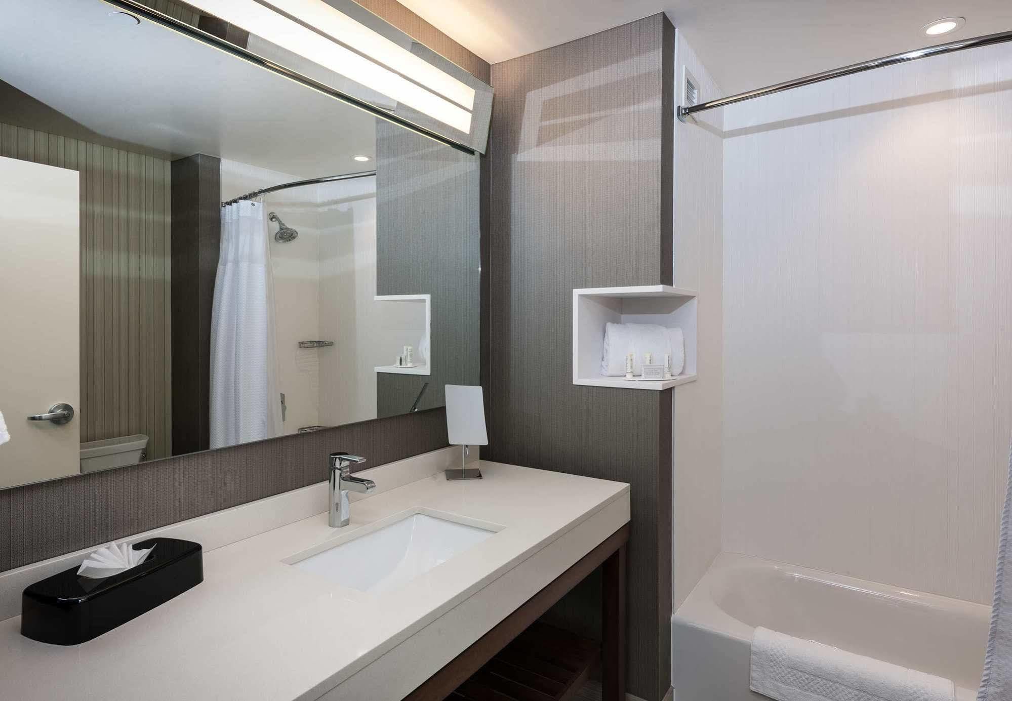 Hotel Courtyard By Marriott Boston Littleton Esterno foto